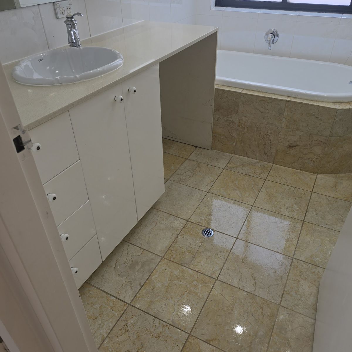 Cleaned room finished by Lavish Property Cleaning, photo 17