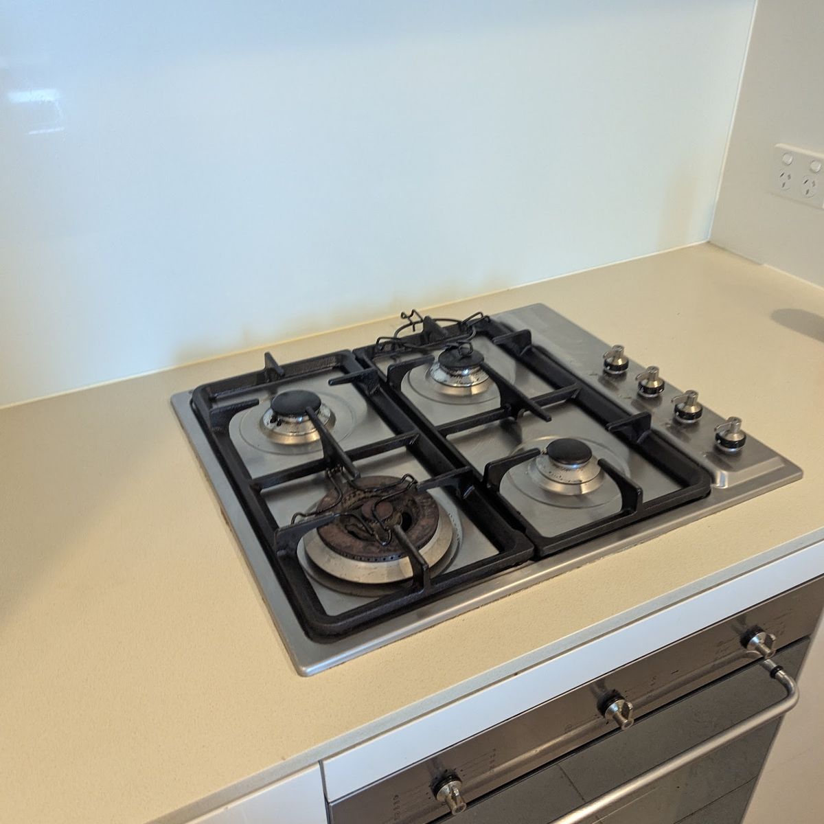 Oven and Stovetop Cleaning by Lavish Property Cleaning